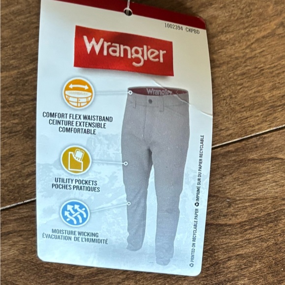 👛 (ANY 2/$30) NWT WRANGLER Straight Fit Performance Zip Cargo Pants - Picture 8 of 8